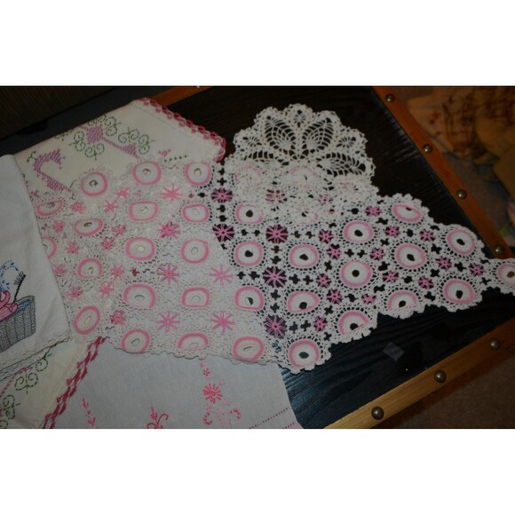 Vintage Doily Pink Cottage Rose Crochet Shabby Chic Collection........Six Pieces - Picture 5 of 7